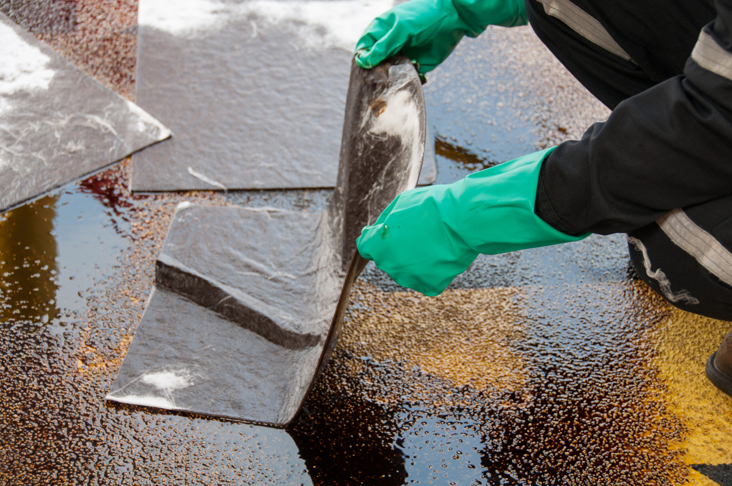 Oil Spill Containment & Clean Up